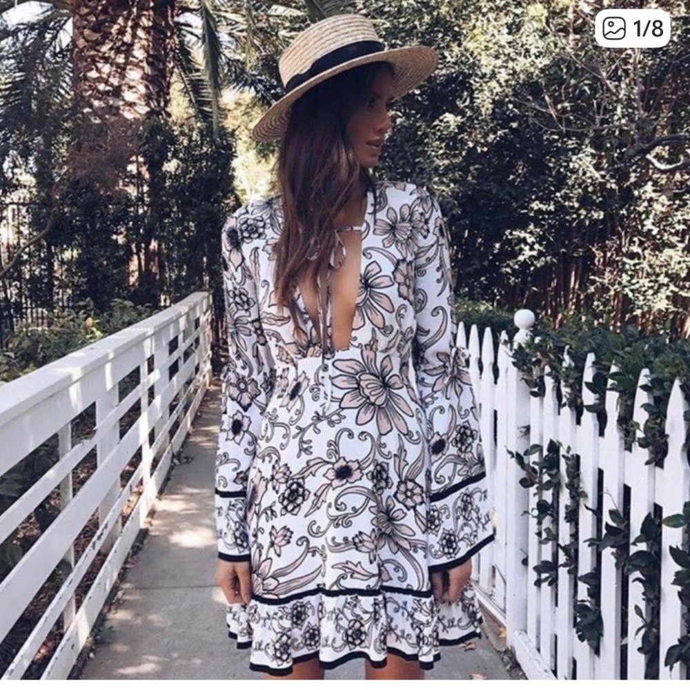 For love and lemons Ayla plunge dress - Picture 2 of 3